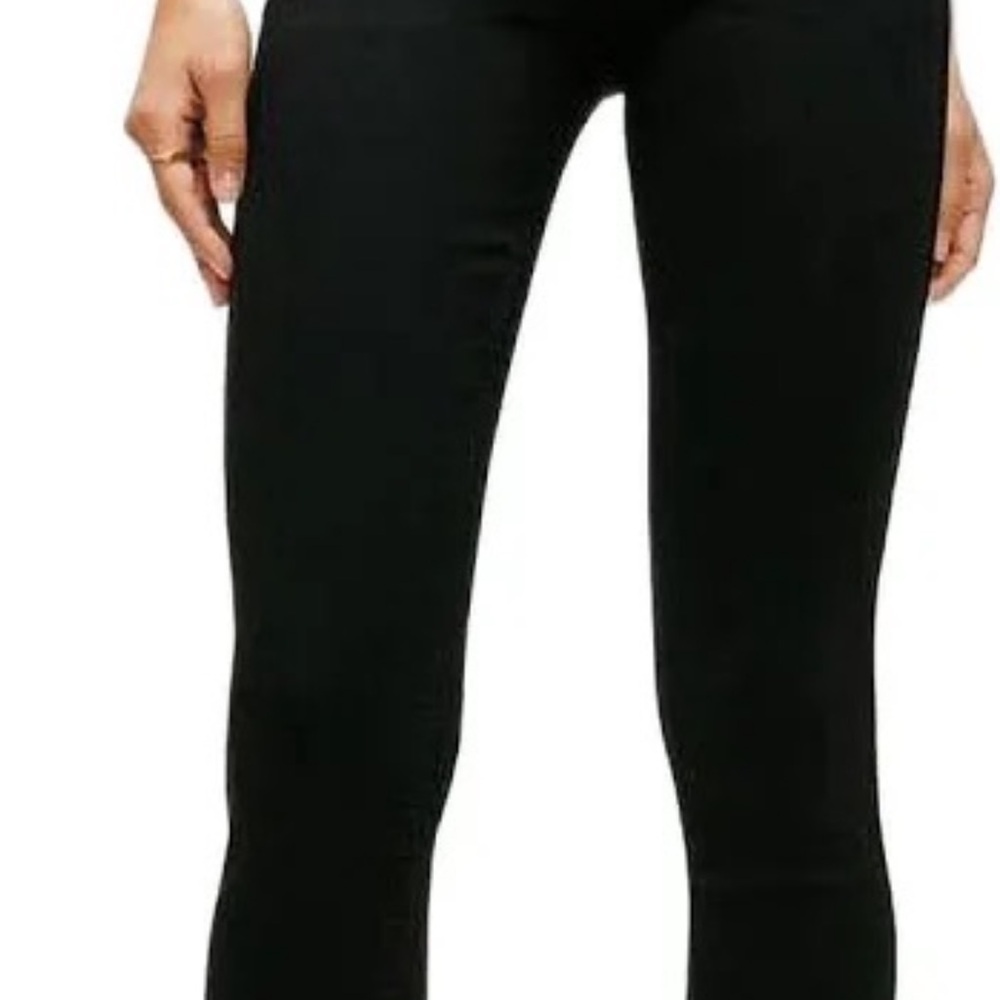 7 For All Mankind Women's Black Ankle Skinny Jeans size 27. Worn once. Like new